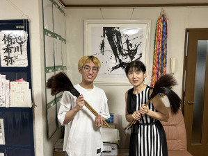 【特集】書道家ユニットが結成初のパフォーマンス　「夏のさつまいも博」で披露